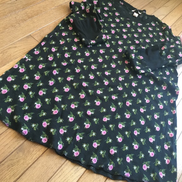 Victoria’s Secret Night Gown - Picture 2 of 3